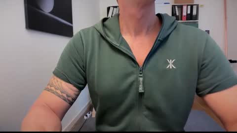 hanky online show from October 17, 9:46 am