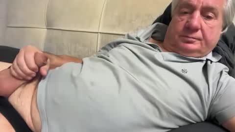 Snapshot of hans66760 chatting on October 31, 12:23 am hans66760 online show from October 31, 12:23 am