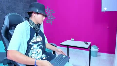 Hansel online show from February 2, 12:02 pm