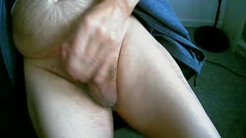 Snapshot of hansi63 chatting on December 11, 10:59 am charly online show from December 11, 10:59 am
