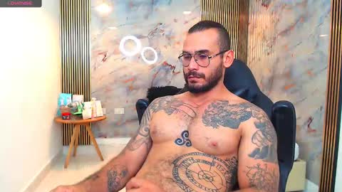 Snapshot of hanz_col chatting on January 9, 4:30 am hanz_col online show from January 9, 4:30 am