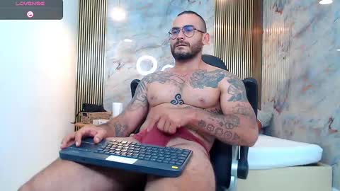 Snapshot of hanz_col chatting on December 29, 8:48 pm hanz_col online show from December 29, 8:48 pm