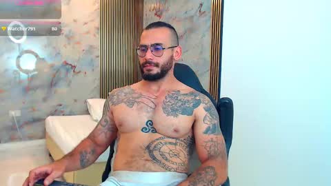 Snapshot of hanz_col chatting on February 6, 12:33 am hanz_col online show from February 6, 12:33 am