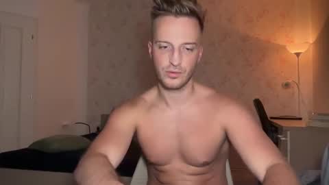 hanzlagerfelt online show from November 16, 5:26 pm