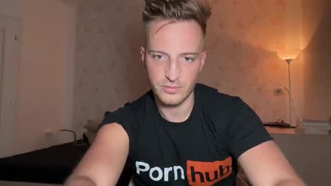 hanzlagerfelt online show from November 18, 6:00 pm