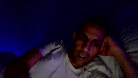 Snapshot of happy2334 chatting on March 5, 1:06 pm skysky6969 online show from March 5, 1:06 pm