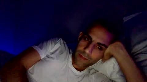 Snapshot of happy2334 chatting on February 17, 12:48 pm skysky6969 online show from February 17, 12:48 pm