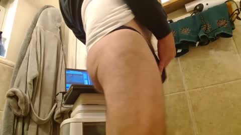 Snapshot of happyhogan1 chatting on December 22, 11:42 pm Jhonassmann12 online show from December 22, 11:42 pm