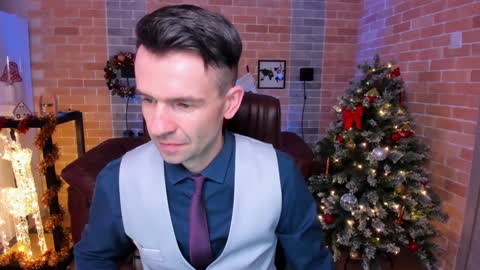 Snapshot of hard_and_juici chatting on December 26, 11:54 am Steve online show from December 26, 11:54 am