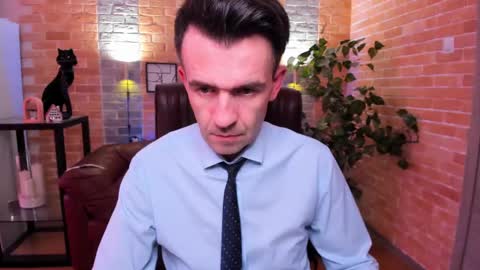 Snapshot of hard_and_juici chatting on February 15, 2:44 pm Steve online show from February 15, 2:44 pm