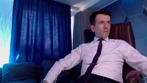 Snapshot of hard_and_juici chatting on October 17, 11:14 am Steve online show from October 17, 11:14 am