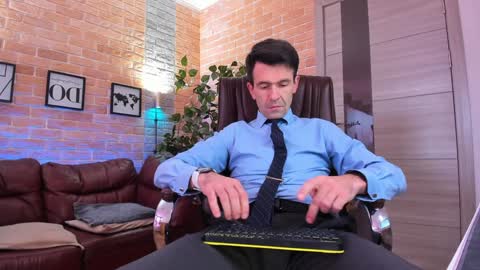 Snapshot of hard_and_juici chatting on January 26, 12:22 pm Steve online show from January 26, 12:22 pm