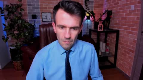 Snapshot of hard_and_juici chatting on December 4, 12:47 pm Steve online show from December 4, 12:47 pm