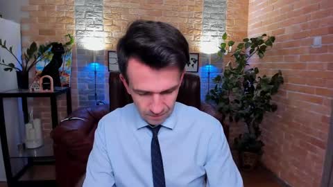 Snapshot of hard_and_juici chatting on March 9, 2:10 pm Steve online show from March 9, 2:10 pm