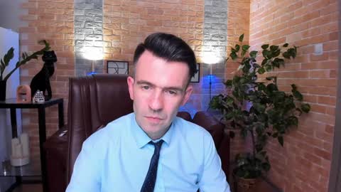 Snapshot of hard_and_juici chatting on February 5, 1:44 pm Steve online show from February 5, 1:44 pm