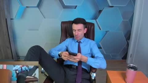 Steve online show from April 25, 12:41 pm