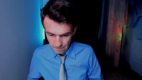 Snapshot of hard_and_juici chatting on October 28, 1:57 pm Steve online show from October 28, 1:57 pm