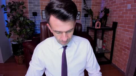 Snapshot of hard_and_juici chatting on December 2, 11:54 am Steve online show from December 2, 11:54 am