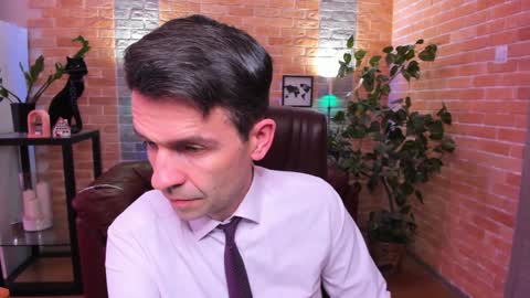Snapshot of hard_and_juici chatting on January 24, 10:43 am Steve online show from January 24, 10:43 am