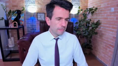 Snapshot of hard_and_juici chatting on March 12, 8:51 am Steve online show from March 12, 8:51 am