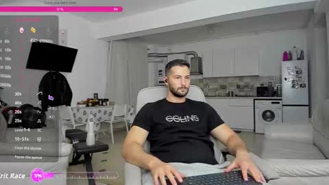 Snapshot of hard_chriss chatting on October 3, 3:39 pm Hard Cock online show from October 3, 3:39 pm