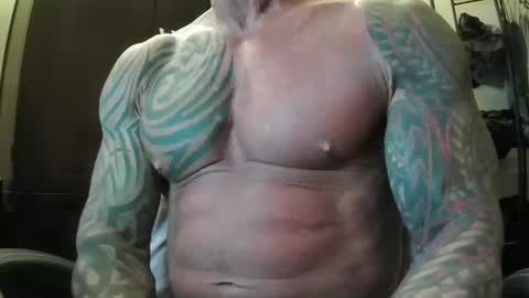 Snapshot of hardbody205a chatting on February 19, 1:40 am hardbody205a online show from February 19, 1:40 am