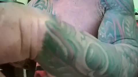 Snapshot of hardbody205a chatting on October 5, 8:57 pm hardbody205a online show from October 5, 8:57 pm