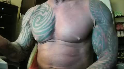 Snapshot of hardbody205a chatting on October 1, 12:25 am hardbody205a online show from October 1, 12:25 am