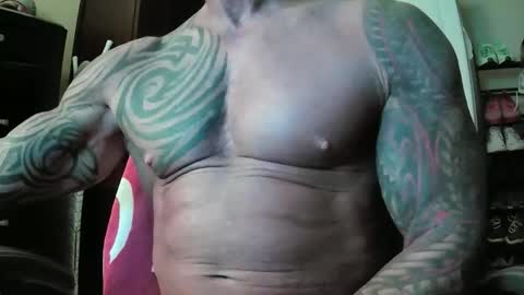 Snapshot of hardbody205a chatting on October 2, 4:16 am hardbody205a online show from October 2, 4:16 am