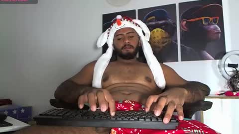 Snapshot of hardboy_latin chatting on December 23, 4:55 am hardboy_latin online show from December 23, 4:55 am