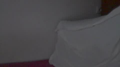 hardboylovemilfmoom online show from June 27, 6:35 pm