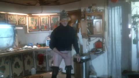 Snapshot of hardinhand44 chatting on February 15, 6:55 pm john nobles online show from February 15, 6:55 pm