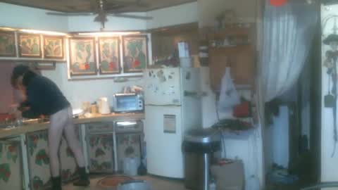 Snapshot of hardinhand44 chatting on January 9, 11:45 pm john nobles online show from January 9, 11:45 pm
