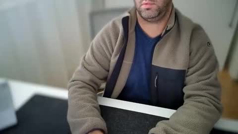 Luca Velour online show from October 29, 1:47 pm