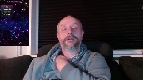 Snapshot of hardmrlazy chatting on March 3, 5:29 am MrLazy online show from March 3, 5:29 am