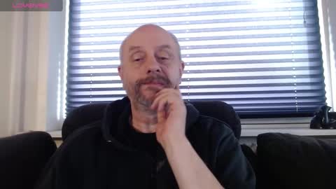 Snapshot of hardmrlazy chatting on February 22, 12:08 pm MrLazy online show from February 22, 12:08 pm