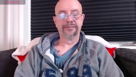 Snapshot of hardmrlazy chatting on January 4, 10:55 pm MrLazy online show from January 4, 10:55 pm