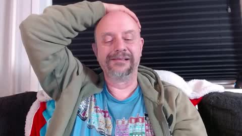 Snapshot of hardmrlazy chatting on January 15, 7:12 pm MrLazy online show from January 15, 7:12 pm