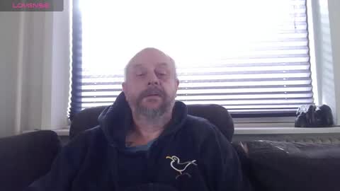 Snapshot of hardmrlazy chatting on March 6, 9:36 am MrLazy online show from March 6, 9:36 am