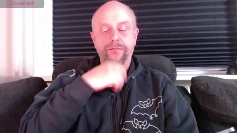 Snapshot of hardmrlazy chatting on February 6, 8:23 pm MrLazy online show from February 6, 8:23 pm
