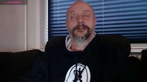 Snapshot of hardmrlazy chatting on December 26, 10:59 am MrLazy online show from December 26, 10:59 am