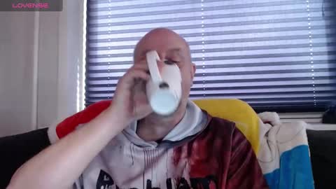 Snapshot of hardmrlazy chatting on December 14, 1:06 pm MrLazy online show from December 14, 1:06 pm