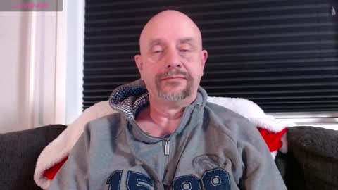 Snapshot of hardmrlazy chatting on January 5, 8:42 pm MrLazy online show from January 5, 8:42 pm