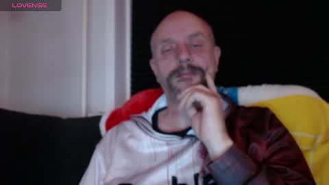 Snapshot of hardmrlazy chatting on December 15, 1:24 am MrLazy online show from December 15, 1:24 am