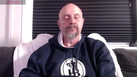 Snapshot of hardmrlazy chatting on December 3, 6:49 pm MrLazy online show from December 3, 6:49 pm