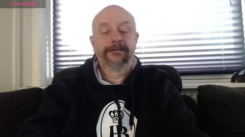 Snapshot of hardmrlazy chatting on December 23, 9:38 am MrLazy online show from December 23, 9:38 am