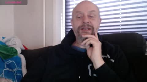 Snapshot of hardmrlazy chatting on February 8, 9:56 am MrLazy online show from February 8, 9:56 am