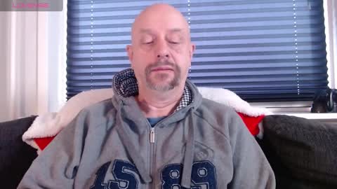 Snapshot of hardmrlazy chatting on January 5, 10:32 am MrLazy online show from January 5, 10:32 am