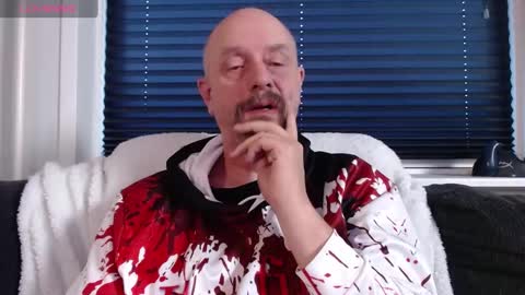 Snapshot of hardmrlazy chatting on December 2, 11:21 am MrLazy online show from December 2, 11:21 am