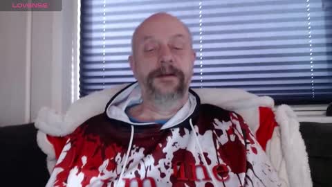 Snapshot of hardmrlazy chatting on December 24, 9:39 am MrLazy online show from December 24, 9:39 am